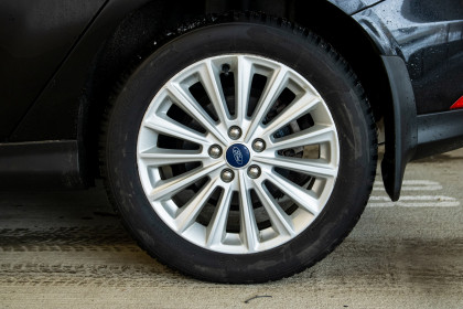 Продажа Ford Focus III Рестайлинг 1.5 AT (150 л.с.) 2018 Черный в Автодом