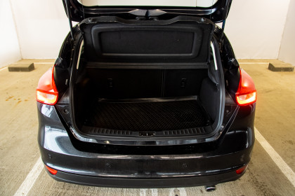 Продажа Ford Focus III Рестайлинг 1.5 AT (150 л.с.) 2018 Черный в Автодом