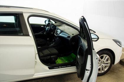 Продажа Opel Astra K 1.6 MT (136 л.с.) 2017 Белый в Автодом