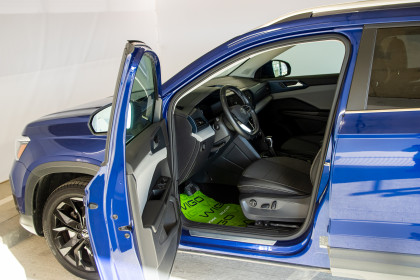 Продажа Volkswagen Taos I 1.5 AT (158 л.с.) 2021 Синий в Автодом