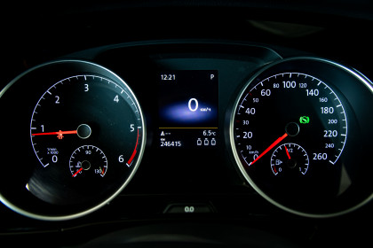 Продажа Volkswagen Touran II 1.6 AMT (110 л.с.) 2016 Серый в Автодом