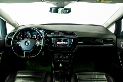 Продажа Volkswagen Touran II 1.6 AMT (110 л.с.) 2016 Серый в Автодом