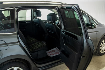 Продажа Volkswagen Touran II 1.6 AMT (110 л.с.) 2016 Серый в Автодом