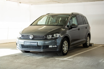 Продажа Volkswagen Touran II 1.6 AMT (110 л.с.) 2016 Серый в Автодом