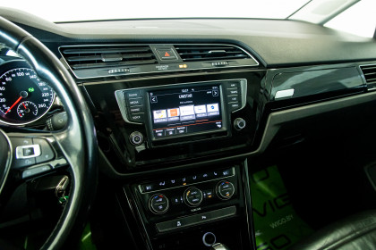 Продажа Volkswagen Touran II 1.6 AMT (110 л.с.) 2016 Серый в Автодом