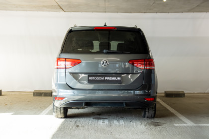 Продажа Volkswagen Touran II 1.6 AMT (110 л.с.) 2016 Серый в Автодом