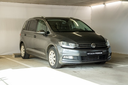 Продажа Volkswagen Touran II 1.6 AMT (110 л.с.) 2016 Серый в Автодом