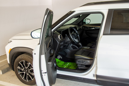 Продажа Chevrolet TrailBlazer III Рестайлинг 1.3 CVT (157 л.с.) 2023 Белый в Автодом