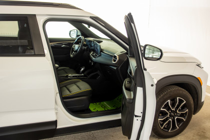 Продажа Chevrolet TrailBlazer III Рестайлинг 1.3 CVT (157 л.с.) 2023 Белый в Автодом