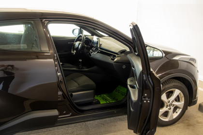Продажа Toyota C-HR I Рестайлинг 1.2 MT (116 л.с.) 2019 Коричневый в Автодом