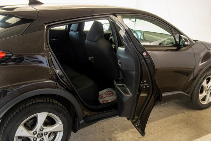 Продажа Toyota C-HR I Рестайлинг 1.2 MT (116 л.с.) 2019 Коричневый в Автодом