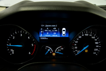 Продажа Ford Focus III Рестайлинг 1.5 MT (105 л.с.) 2018 Черный в Автодом