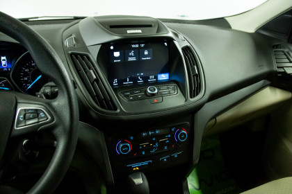 Продажа Ford Escape III Рестайлинг 1.5 AT (182 л.с.) 2016 Серебристый в Автодом