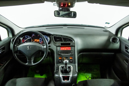 Продажа Peugeot 5008 I 1.6 MT (112 л.с.) 2011 Белый в Автодом