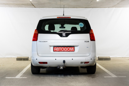 Продажа Peugeot 5008 I 1.6 MT (112 л.с.) 2011 Белый в Автодом