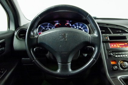 Продажа Peugeot 5008 I 1.6 MT (112 л.с.) 2011 Белый в Автодом