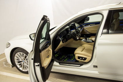 Продажа BMW 5 серии VII (G30/G31) Рестайлинг 530i 2.0 AT (252 л.с.) 2020 Белый в Автодом