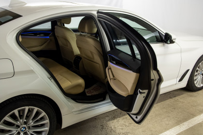 Продажа BMW 5 серии VII (G30/G31) Рестайлинг 530i 2.0 AT (252 л.с.) 2020 Белый в Автодом