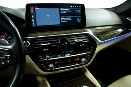 Продажа BMW 5 серии VII (G30/G31) Рестайлинг 530i 2.0 AT (252 л.с.) 2020 Белый в Автодом