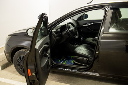 Продажа Lada (ВАЗ) Vesta I 1.6 MT (106 л.с.) 2015 Черный в Автодом