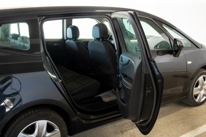 Продажа Opel Zafira C 1.8 MT (115 л.с.) 2014 Черный в Автодом