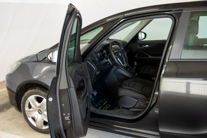 Продажа Opel Zafira C 1.8 MT (115 л.с.) 2014 Черный в Автодом