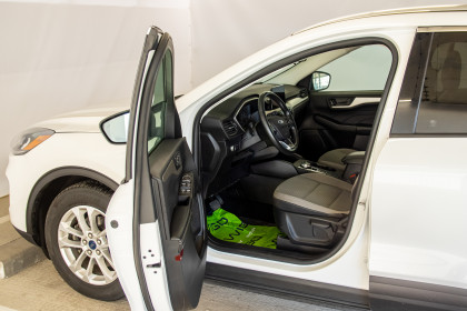 Продажа Ford Escape IV 1.5 AT (180 л.с.) 2021 Белый в Автодом