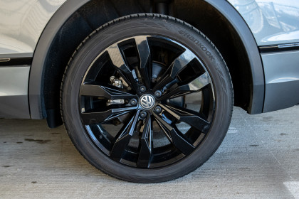 Продажа Volkswagen Tiguan II Allspace 2.0 AT (187 л.с.) 2021 Серый в Автодом