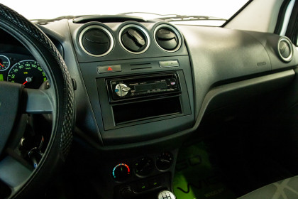 Продажа Ford Tourneo Connect I Рестайлинг 1.8 MT (110 л.с.) 2010 Белый в Автодом