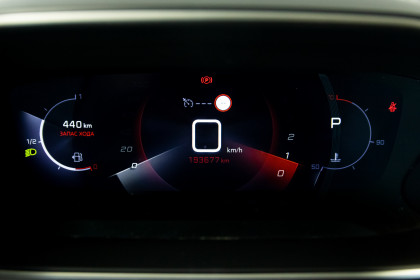 Продажа Peugeot 2008 II 1.5 AT (130 л.с.) 2020 Серебристый в Автодом