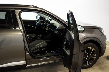 Продажа Peugeot 2008 II 1.5 AT (130 л.с.) 2020 Серебристый в Автодом