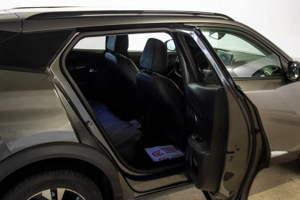 Продажа Peugeot 2008 II 1.5 AT (130 л.с.) 2020 Серебристый в Автодом