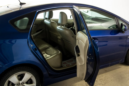 Продажа Toyota Prius III (XW30) Plug-in Hybrid 1.8 AT (99 л.с.) 2010 Синий в Автодом