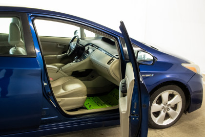 Продажа Toyota Prius III (XW30) Plug-in Hybrid 1.8 AT (99 л.с.) 2010 Синий в Автодом