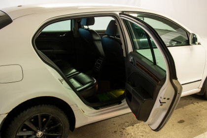 Продажа Skoda Superb II Рестайлинг 1.8 AMT (160 л.с.) 2014 Белый в Автодом