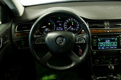 Продажа Skoda Superb II Рестайлинг 1.8 AMT (160 л.с.) 2014 Белый в Автодом