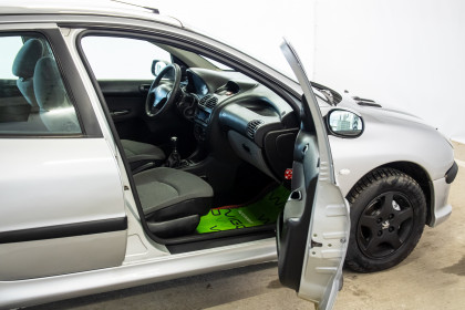 Продажа Peugeot 206 I 1.4 MT (75 л.с.) 2007 Серебристый в Автодом