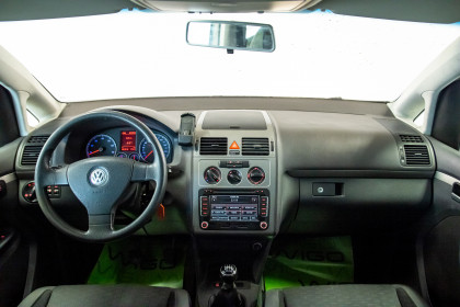 Продажа Volkswagen Touran I Рестайлинг 1.4 MT (140 л.с.) 2008 Серебристый в Автодом