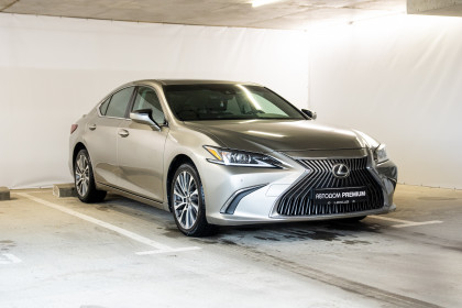 Продажа Lexus ES VII 250 2.5 AT (206 л.с.) 2020 Серый в Автодом