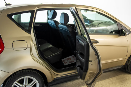 Продажа Mercedes-Benz A-Класс II (W169) Рестайлинг 150 1.5 MT (95 л.с.) 2008 Желтый в Автодом