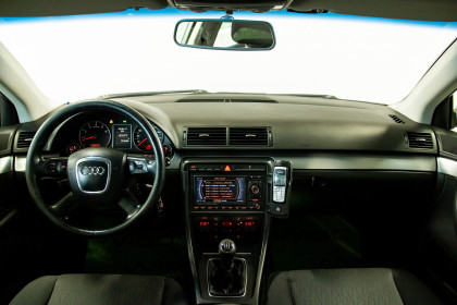 Продажа Audi A4 III (B7) 2.0 MT (130 л.с.) 2006 Серебристый в Автодом