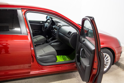 Продажа Volkswagen Jetta V 1.9 MT (105 л.с.) 2008 Красный в Автодом