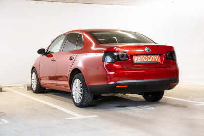 Продажа Volkswagen Jetta V 1.9 MT (105 л.с.) 2008 Красный в Автодом