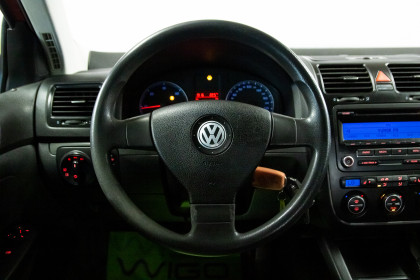 Продажа Volkswagen Jetta V 1.9 MT (105 л.с.) 2008 Красный в Автодом
