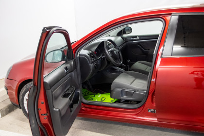 Продажа Volkswagen Jetta V 1.9 MT (105 л.с.) 2008 Красный в Автодом