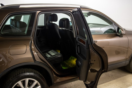 Продажа Volkswagen Touareg II 3.0 AT (240 л.с.) 2011 Коричневый в Автодом