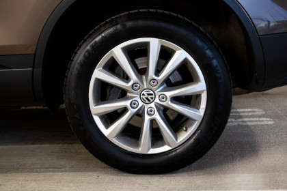 Продажа Volkswagen Touareg II 3.0 AT (240 л.с.) 2011 Коричневый в Автодом