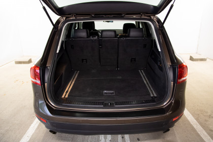 Продажа Volkswagen Touareg II 3.0 AT (240 л.с.) 2011 Коричневый в Автодом