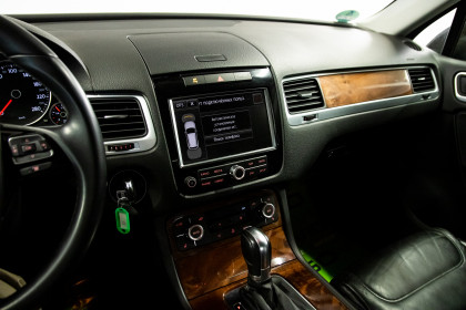 Продажа Volkswagen Touareg II 3.0 AT (240 л.с.) 2011 Коричневый в Автодом