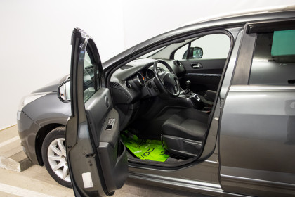 Продажа Peugeot 5008 I 1.6 MT (112 л.с.) 2011 Серый в Автодом